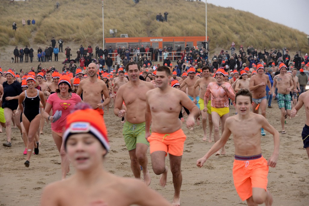 ../Images/Nieuwjaarsduik Nederzandt 2017 035.jpg